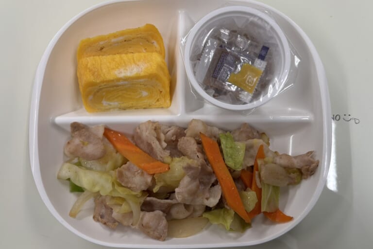 【親和の学生寮】今日の朝ごはん☆肉野菜炒め