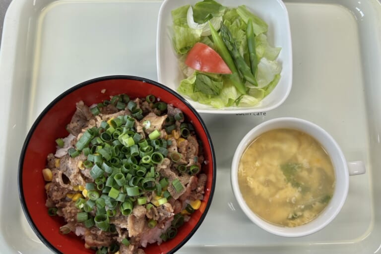 【親和の学生寮】今日の晩ごはん☆ペッパーランチ風のつけ丼