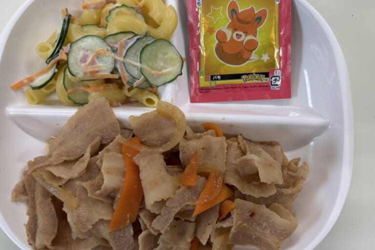 【親和の学生寮】今日の朝ごはん☆焼き肉とマカロニサラダ