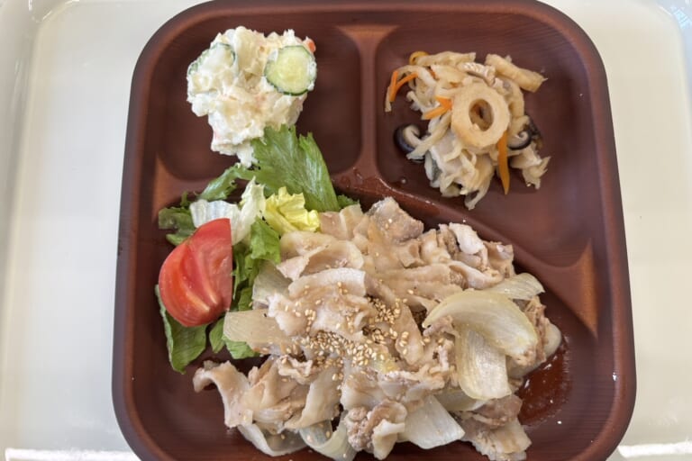 【親和の学生寮】今日の晩ごはん☆豚のしょうが焼き