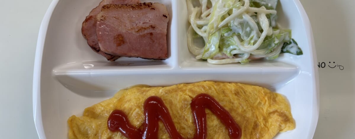 【親和の学生寮】今日の朝ごはん☆チーズ入りオムレツ
