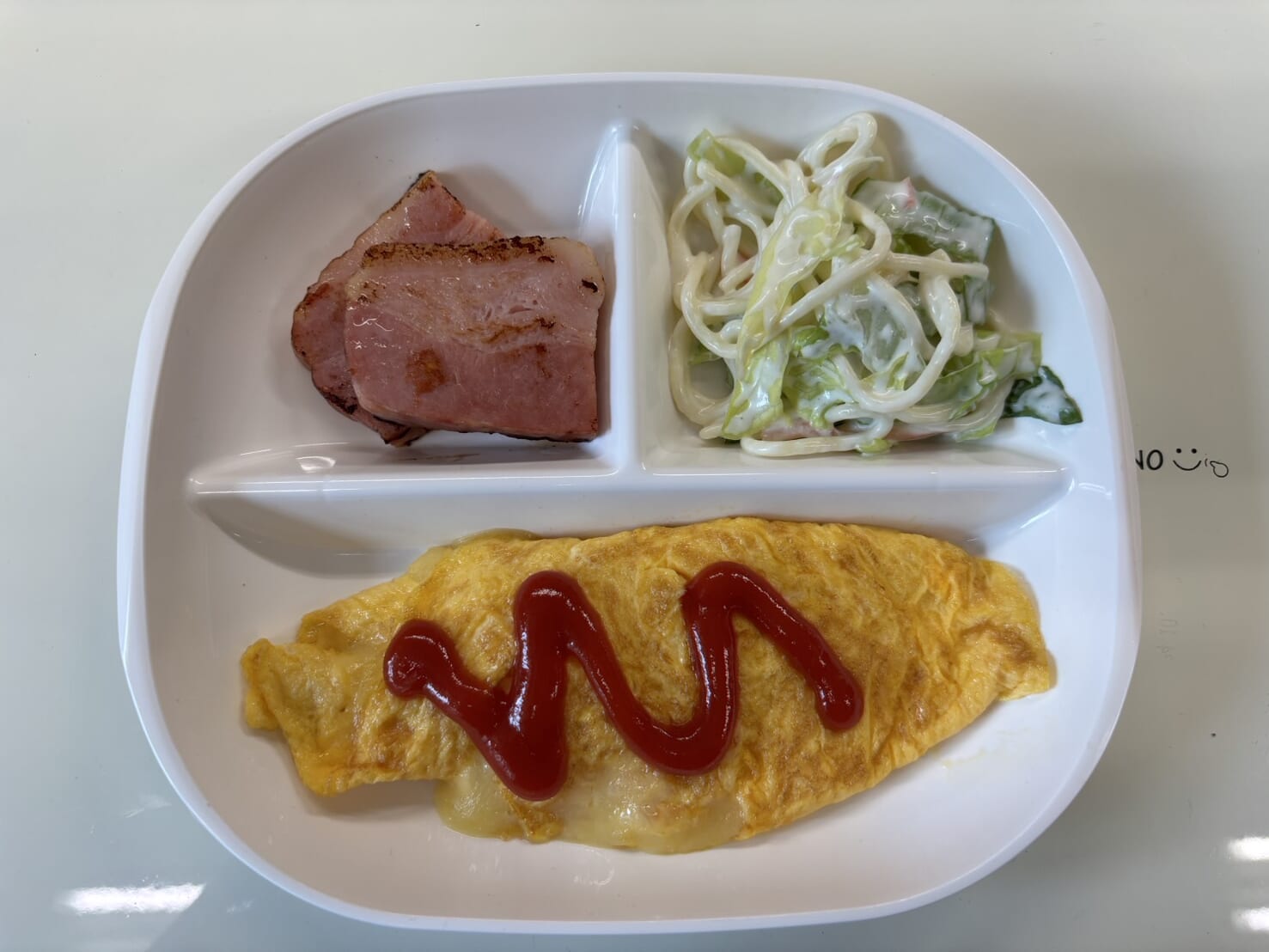 【親和の学生寮】今日の朝ごはん☆チーズ入りオムレツ