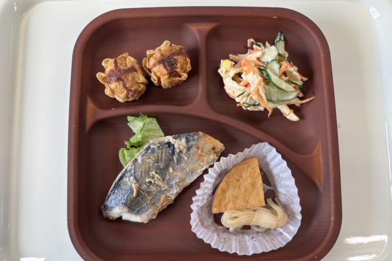 【親和の学生寮】今日の晩ごはん☆焼魚と煮物