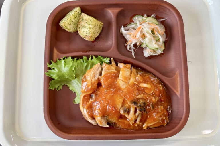 【親和の学生寮】今日の晩ごはん☆チキンのトマト煮