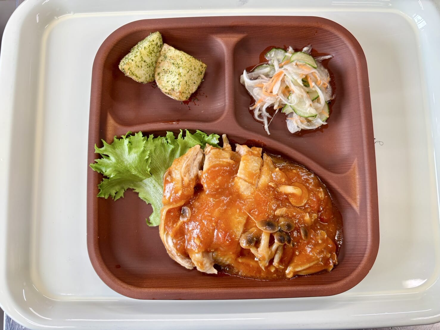【親和の学生寮】今日の晩ごはん☆チキンのトマト煮