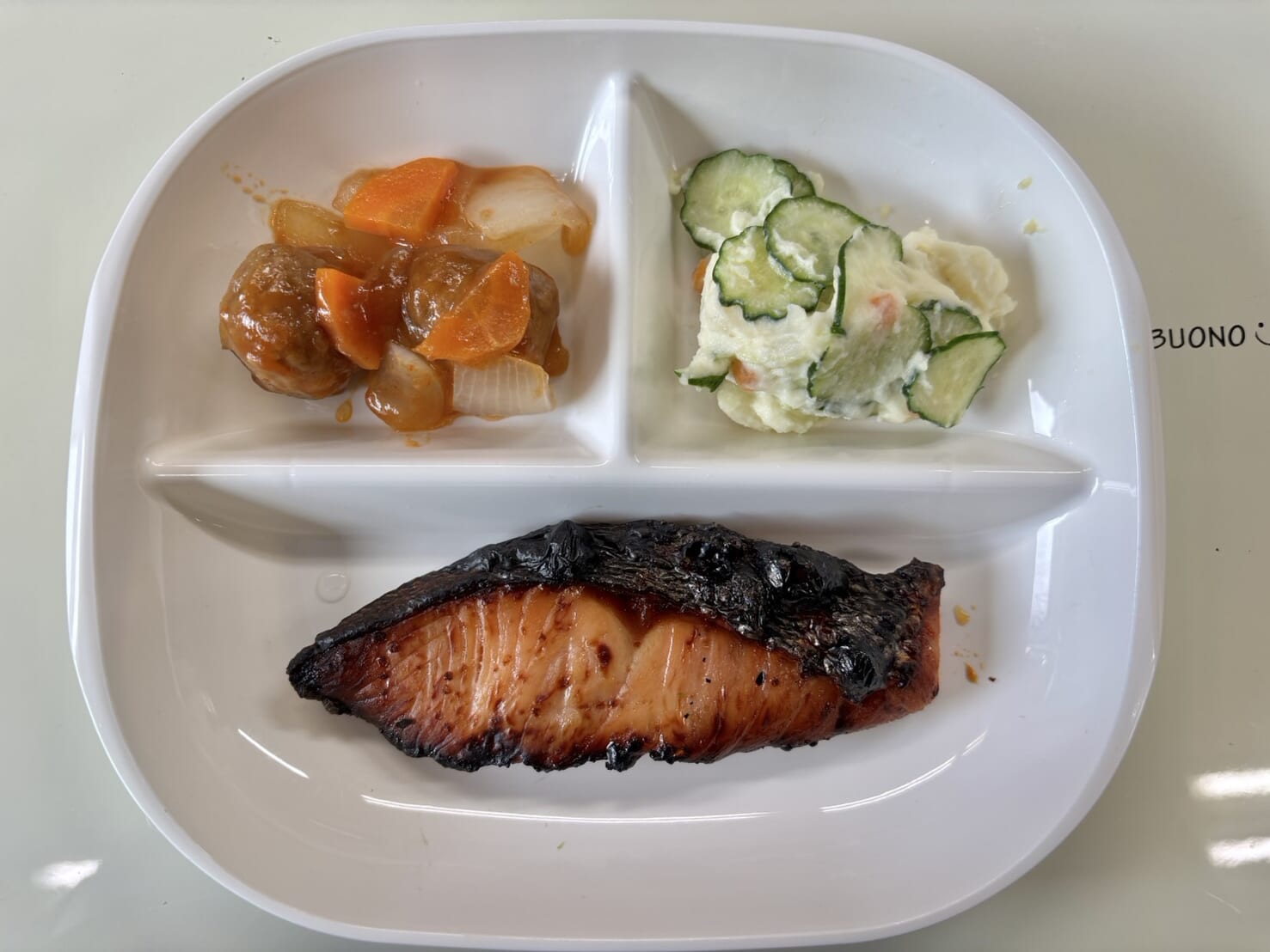 【親和の学生寮】今日の朝ごはん☆焼魚とポテトサラダ