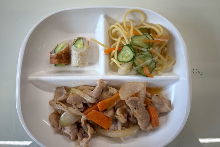 【親和の学生寮】今日の朝ごはん☆焼肉とスパゲティサラダ
