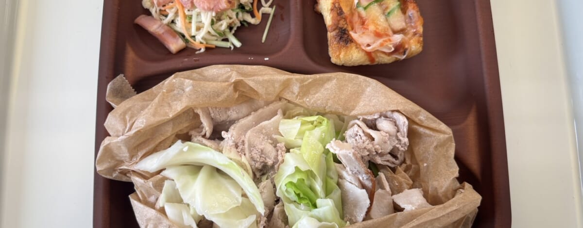 【親和の学生寮】今日の晩ごはん☆豚肉とキャベツの包み蒸し