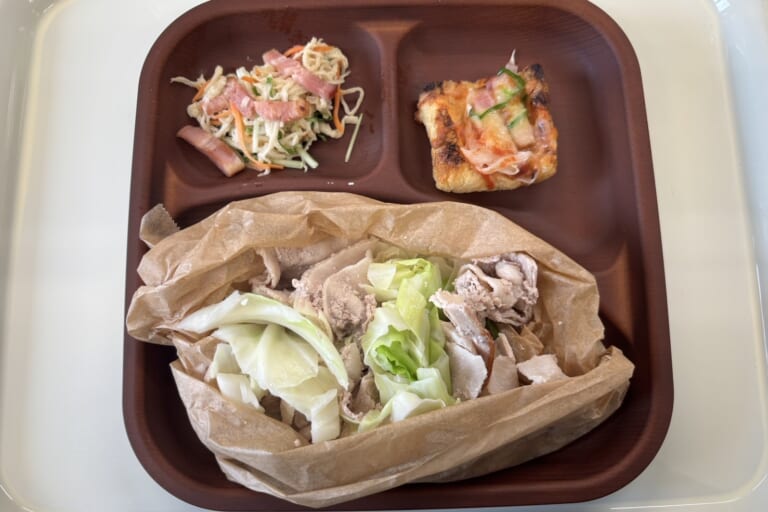 【親和の学生寮】今日の晩ごはん☆豚肉とキャベツの包み蒸し