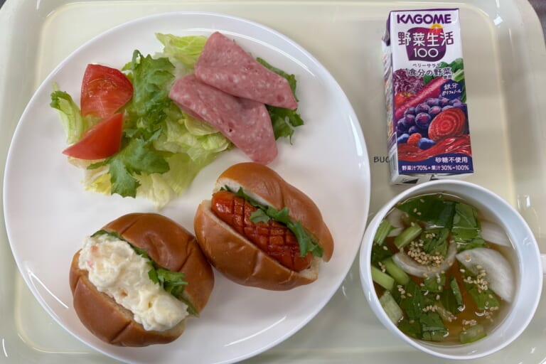 【親和の学生寮】今日の朝ごはん☆ロールパンサンド
