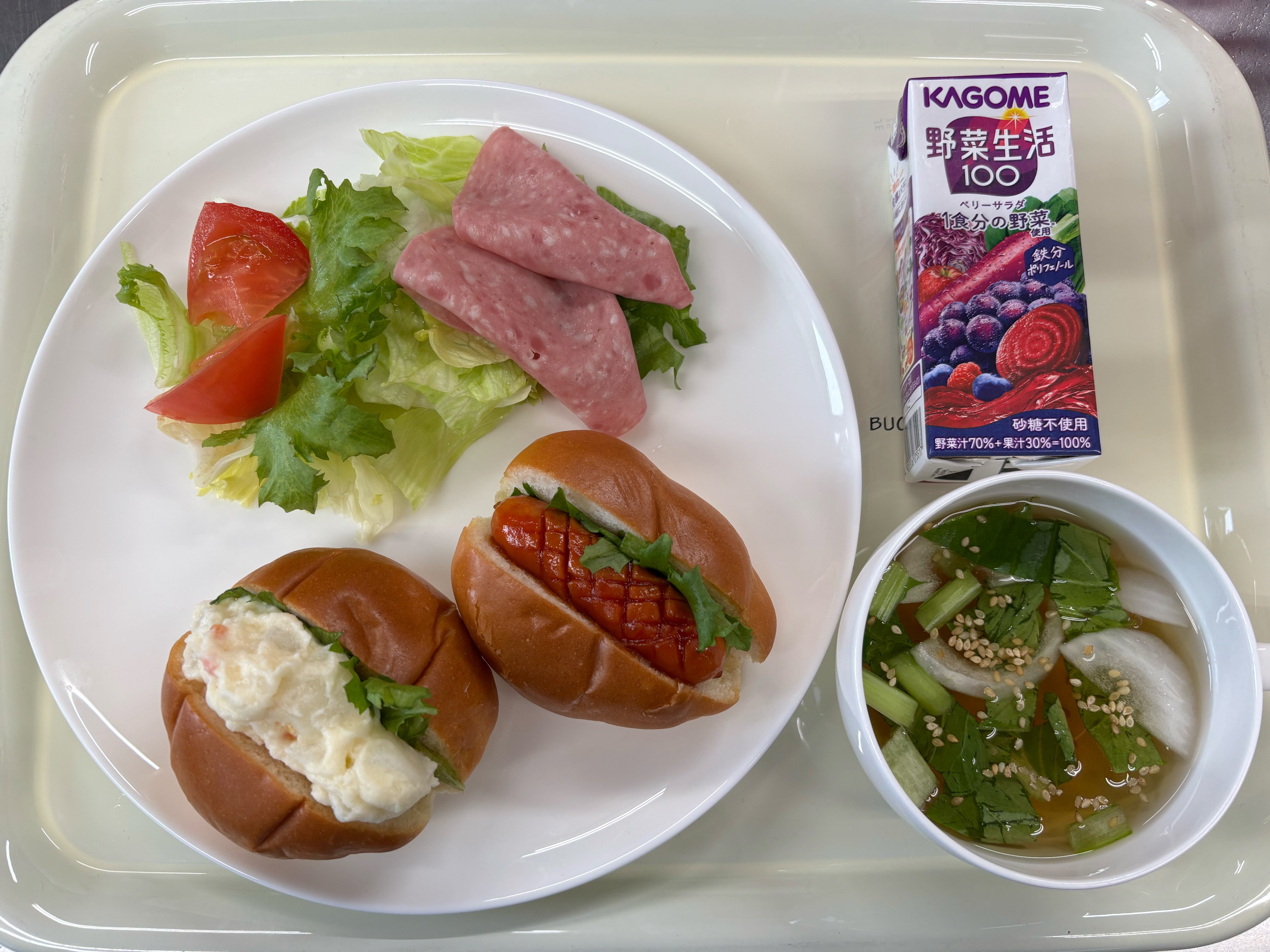 【親和の学生寮】今日の朝ごはん☆ロールパンサンド