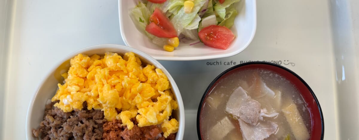 【親和の学生寮】今日の朝ごはん☆三色ごはん