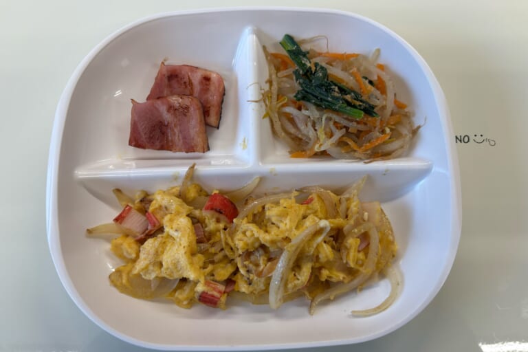 【親和の学生寮】今日の朝ごはん☆玉ねぎたまご炒め