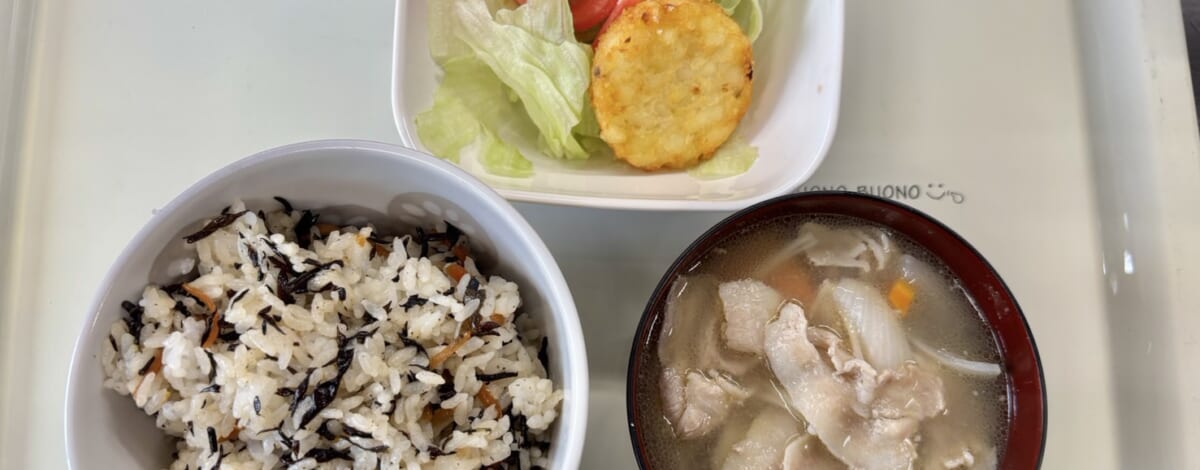 【親和の学生寮】今日の朝ごはん☆ひじきまぜごはん