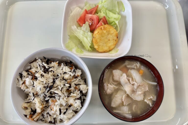 【親和の学生寮】今日の朝ごはん☆ひじきまぜごはん