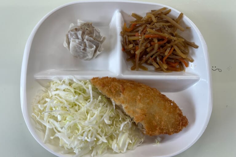 【親和の学生寮】今日の朝ごはん☆白身フライ