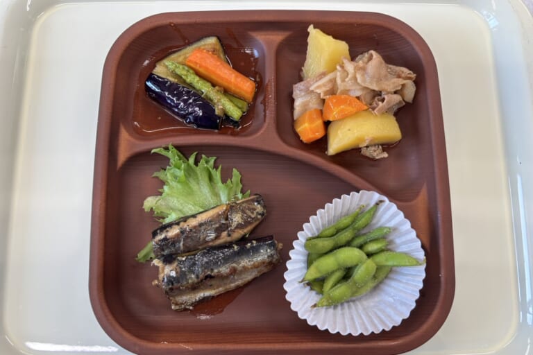 【親和の学生寮】今日の晩ごはん☆夏野菜の揚げびたし
