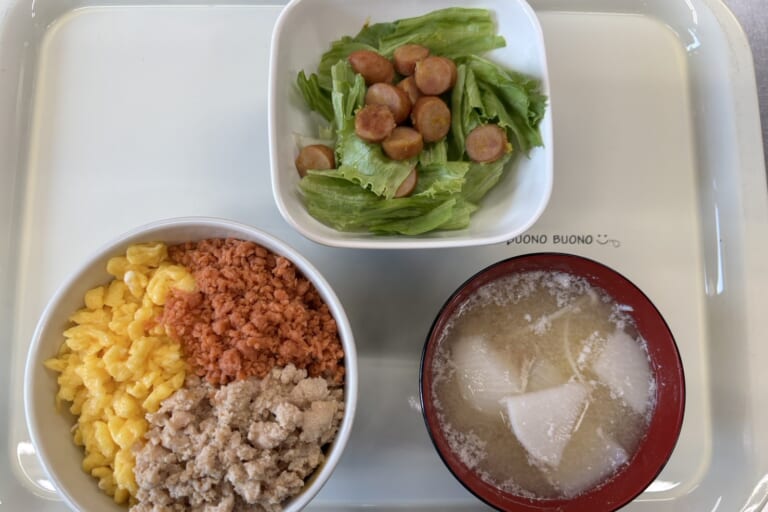 【親和の学生寮】今日の朝ごはん☆三色ごはん