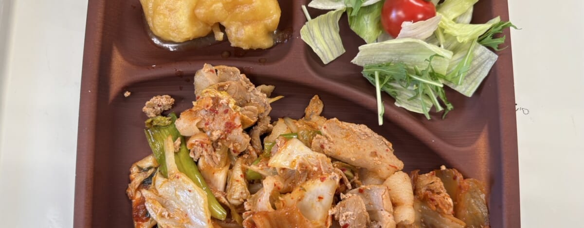 【親和の学生寮】今日の晩ごはん☆豚キムチ炒め