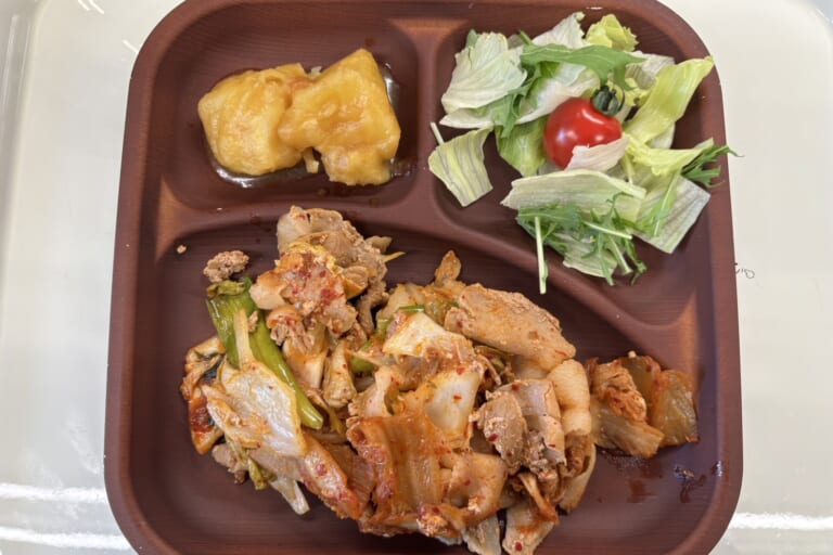 【親和の学生寮】今日の晩ごはん☆豚キムチ炒め