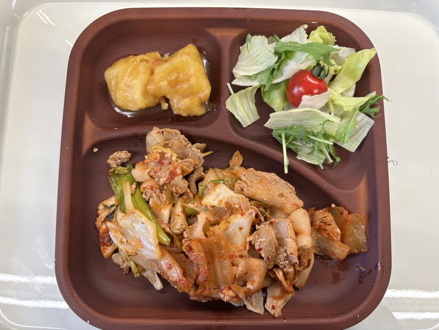 【親和の学生寮】今日の晩ごはん☆豚キムチ炒め
