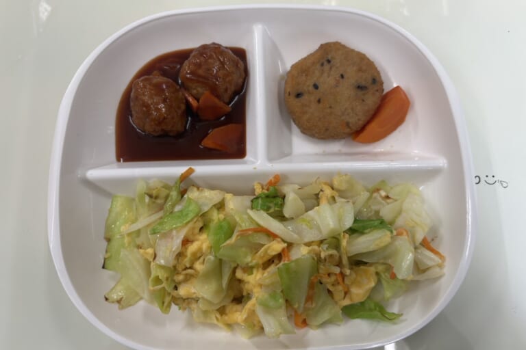 【親和の学生寮】今日の朝ごはん☆キャベツのたまご炒め
