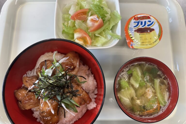 【親和の学生寮】今日の晩ごはん☆鶏てり丼