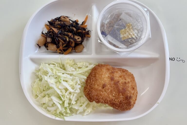 【親和の学生寮】今日の朝ごはん☆エビカツ