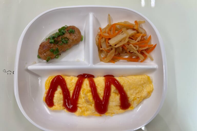 【親和の学生寮】今日の朝ごはん☆チーズオムレツ