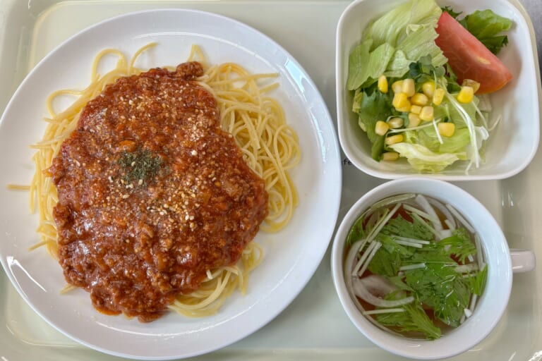 【親和の学生寮】今日の晩ごはん☆ミートソーススパゲティ
