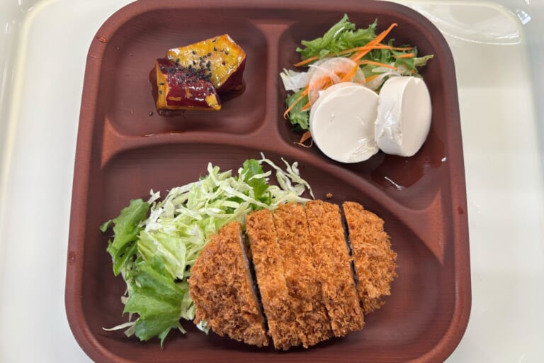 【親和の学生寮】今日の晩ごはん☆とんかつ