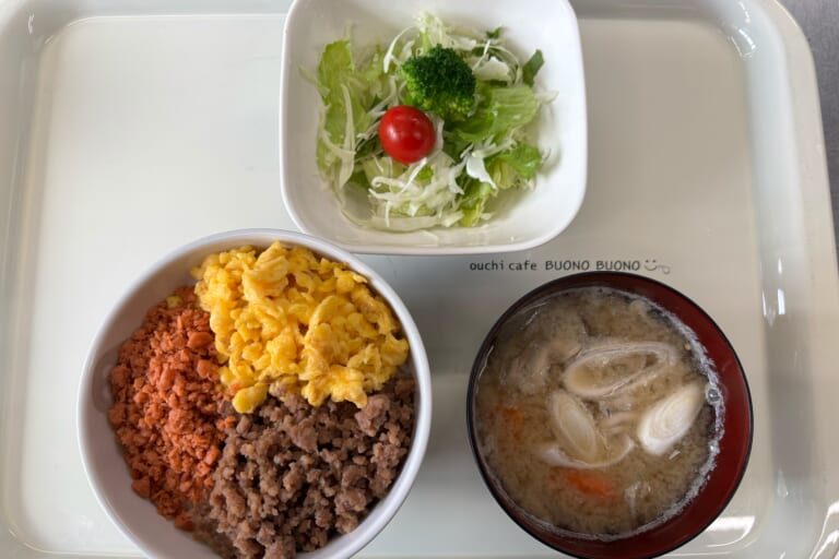 【親和の学生寮】今日の朝ごはん☆三色ごはん