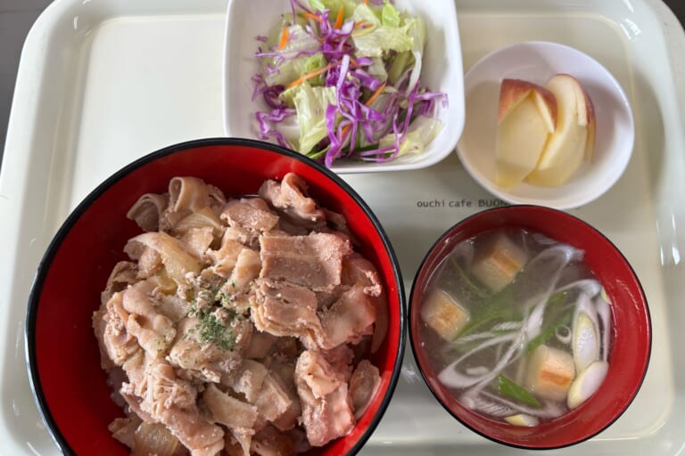 【親和の学生寮】今日の晩ごはん☆豚丼