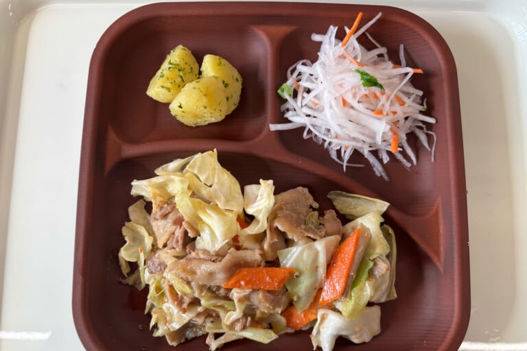 【親和の学生寮】今日の晩ごはん☆キャベツと豚肉のみそ炒め