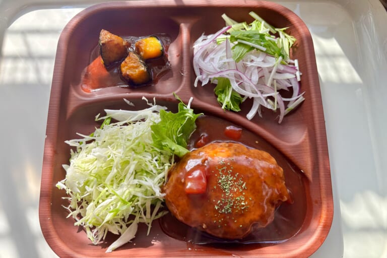 【親和の学生寮】今日の晩ごはん☆ハンバーグ