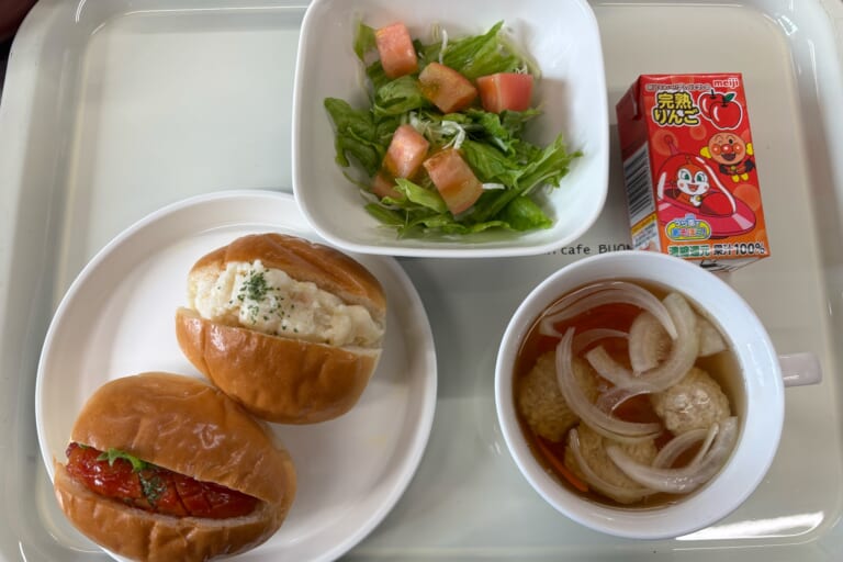 【親和の学生寮】今日の朝ごはん☆ポテサラパン