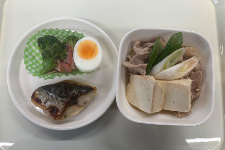 【親和の学生寮】今日の晩ごはん☆焼き魚と肉豆腐