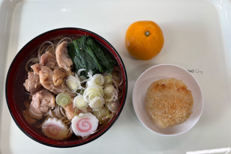 【親和の学生寮】今日の晩ごはん☆肉そば