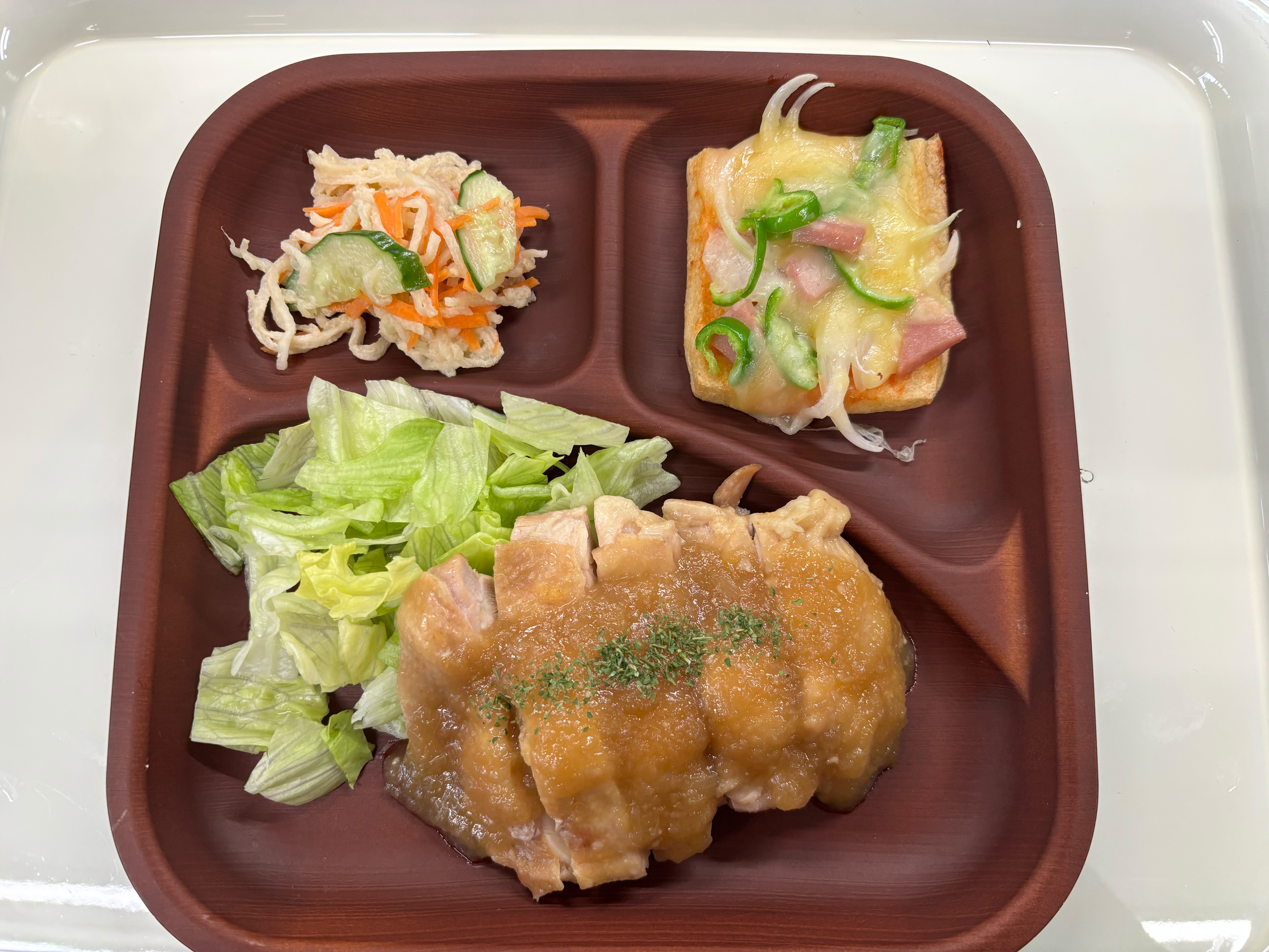 【親和の学生寮】今日の晩ごはん☆チキンの玉ねぎソース煮