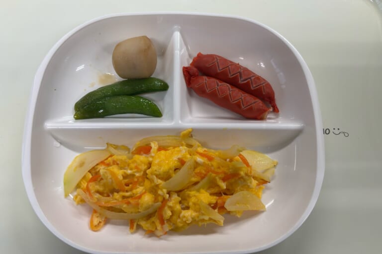 【親和の学生寮】今日の朝ごはん☆玉ねぎたまご炒め