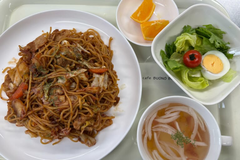 【親和の学生寮】今日の晩ごはん☆キムチ焼きそば