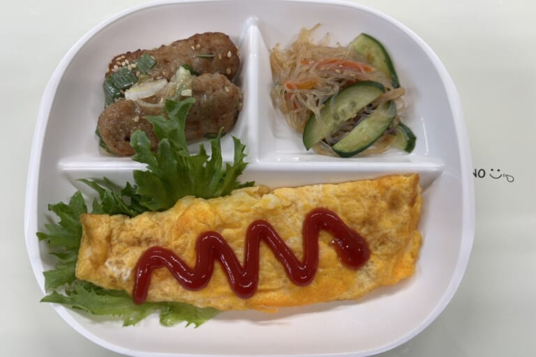 【親和の学生寮】今日の朝ごはん☆チーズオムレツ