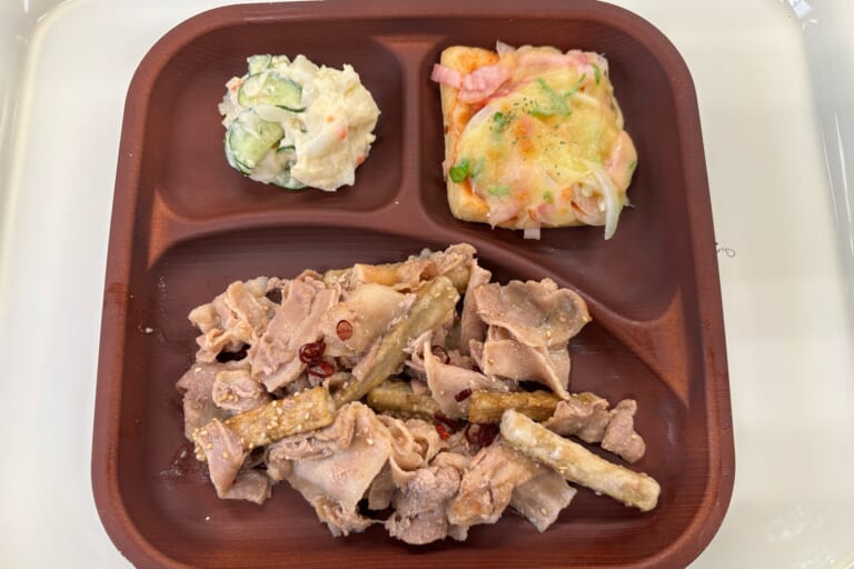 【親和の学生寮】今日の晩ごはん☆豚ごぼう甘辛炒め