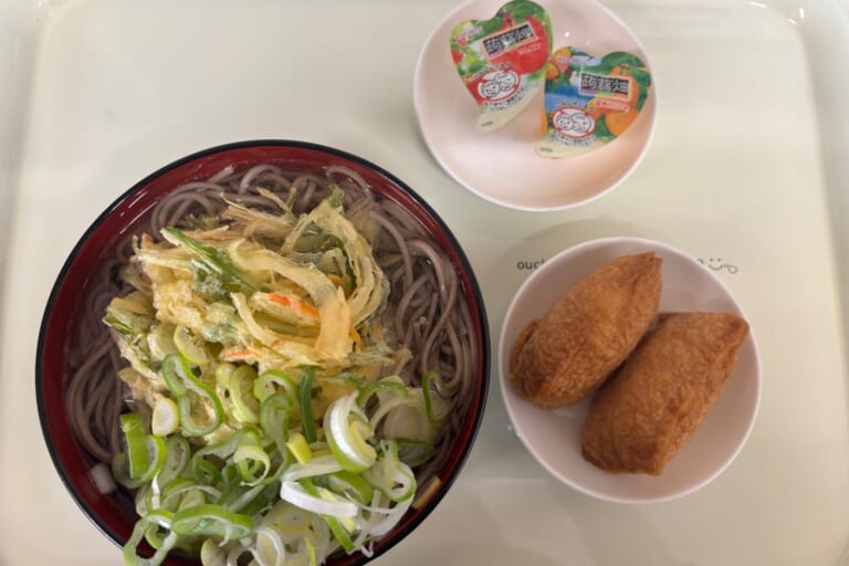 【親和の学生寮】今日の晩ごはん☆かき揚げそば