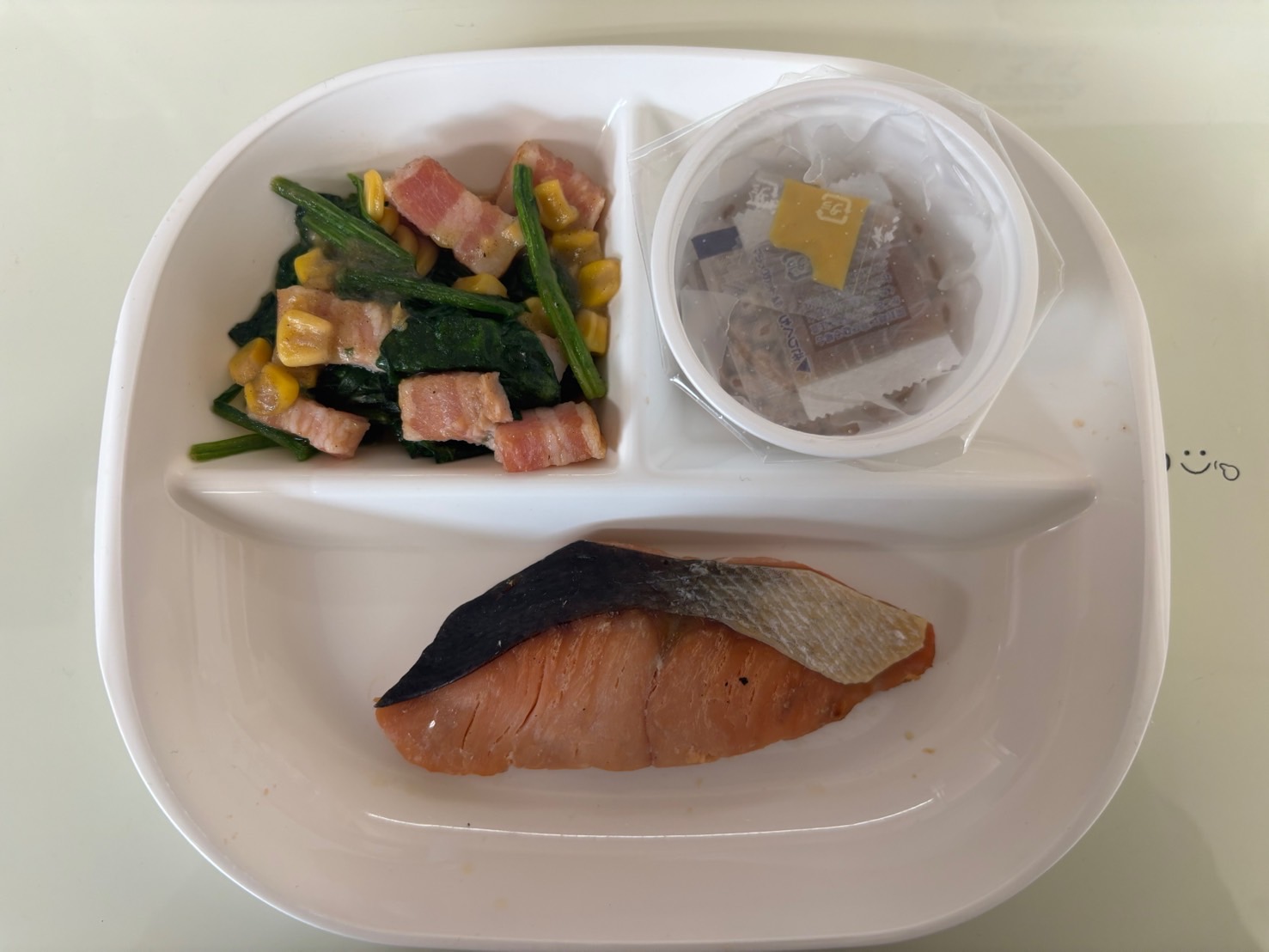 【親和の学生寮】今日の朝ごはん☆ほうれん草ベーコン炒め