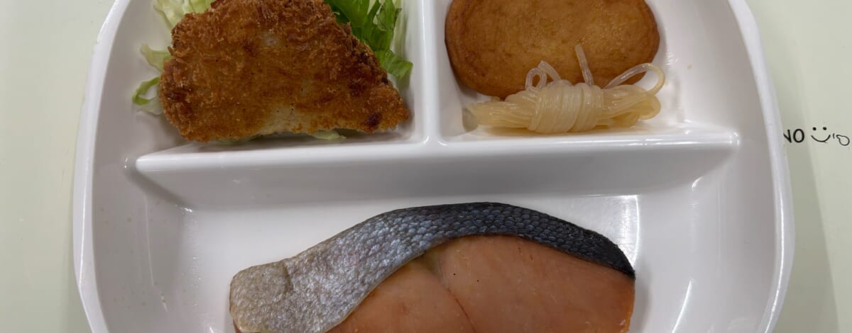 【親和の学生寮】今日の朝ごはん☆焼き魚とコロッケ