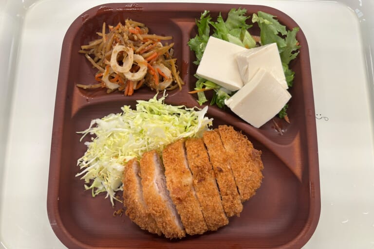 【親和の学生寮】今日の晩ごはん☆とんかつ