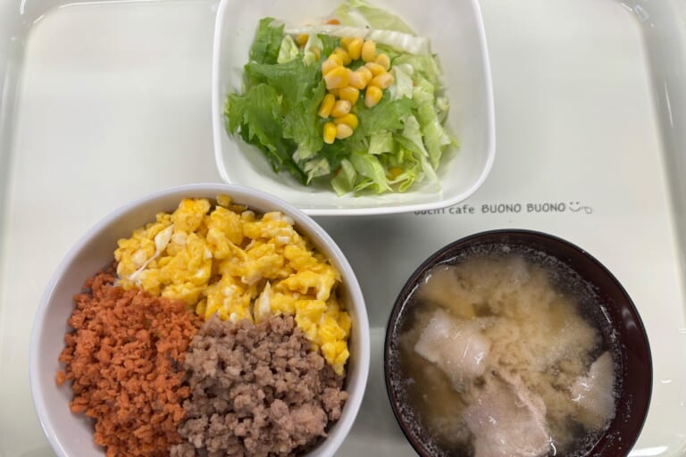 【親和の学生寮】今日の朝ごはん☆三色ごはん