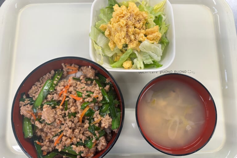 【親和の学生寮】今日の晩ごはん☆ニラひき肉丼