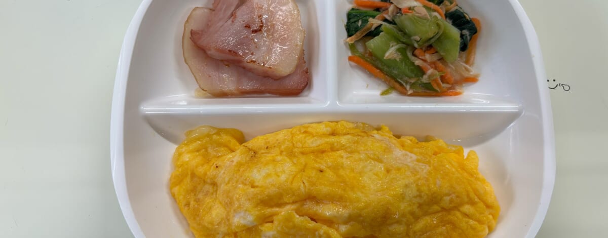 【親和の学生寮】今日の朝ごはん☆チーズオムレツ